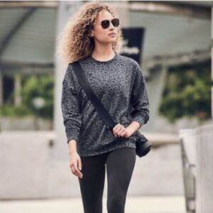 Athleta Pure Luxe Leopard Sweatshirt Top Spring Night Women's Small #502398